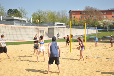 Beachvolleyballfeld auf dem ehem. Gelände der LGS angrenzend der Wohnanlage Petrisberg